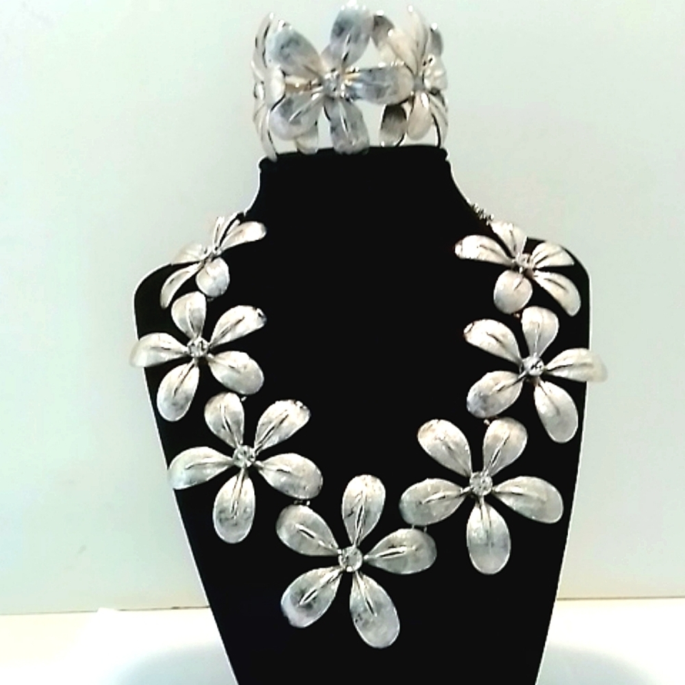Vintage Silver Flowers Statement Necklace & Bracelet Set